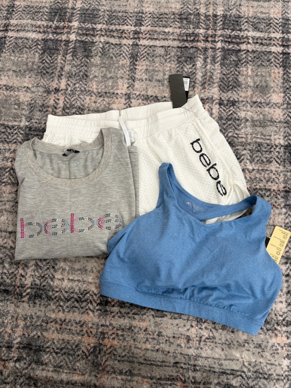 3 Piece Workout Set Women’s Bebe Top Shorts Ideology Sports Bra Women’s XL
